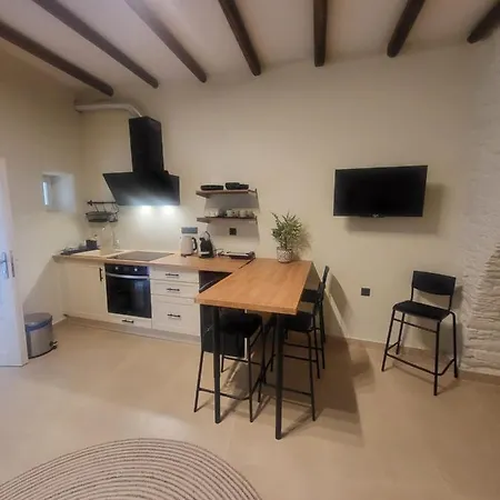 펜션 Coucou Boutique 이오스 코라